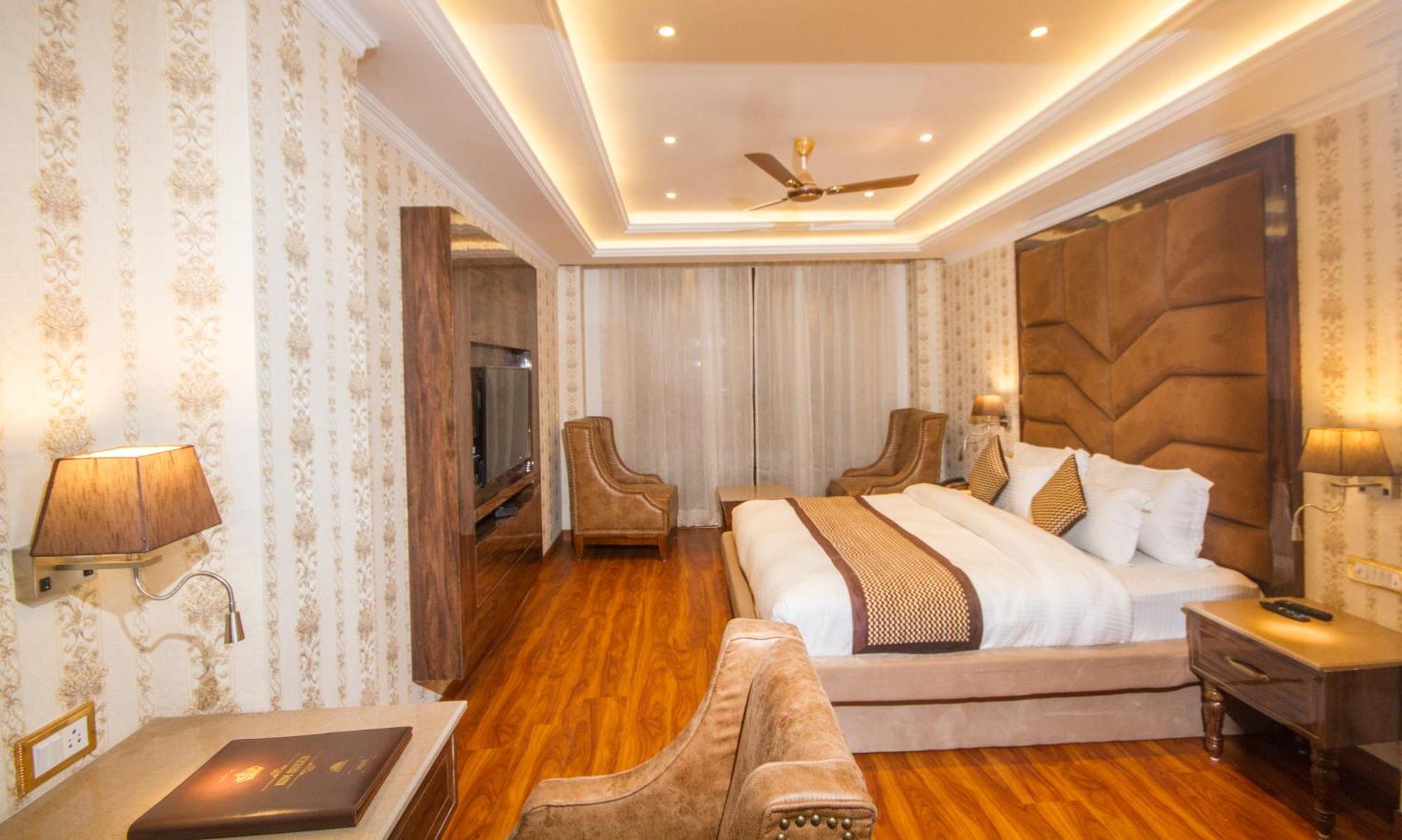 Grand Him Queen Ac Centralized Дхарамсала Екстериор снимка