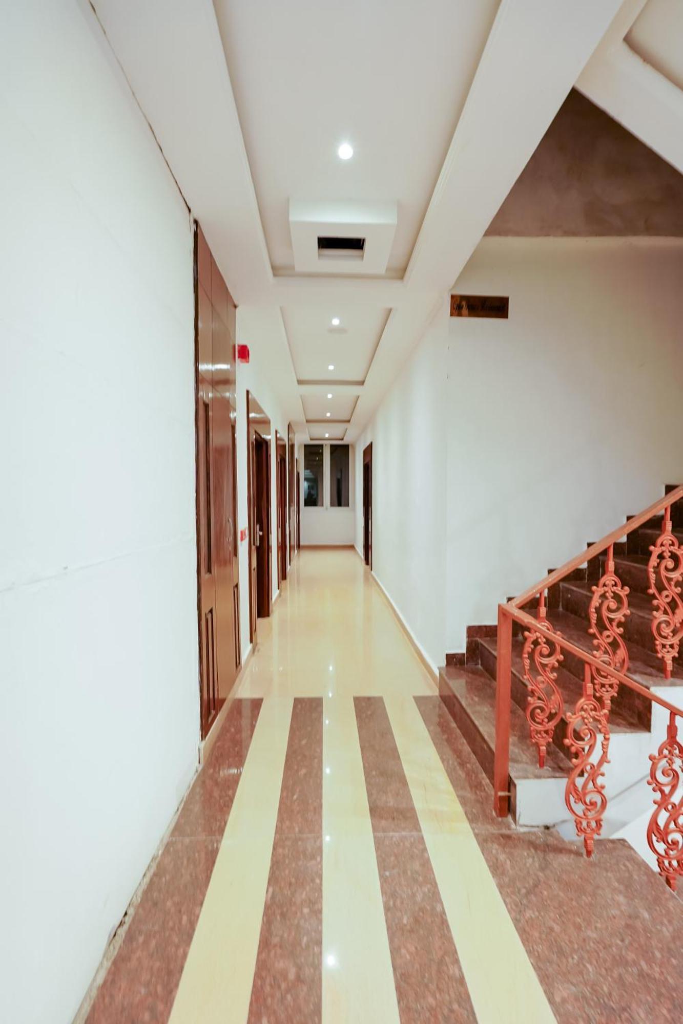 Grand Him Queen Ac Centralized Дхарамсала Екстериор снимка